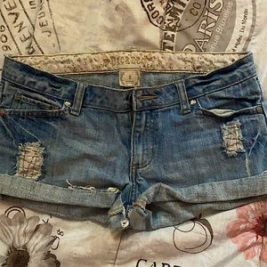 Decree denim shorts size 5.